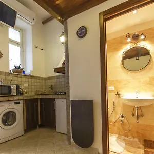 https://underground-romes-room.it-romehotels.com